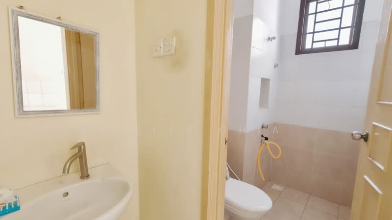 Cluster House for Sale in Johor Bahru (Johor) - Stella Chia - Bathroom - PropertyGuru.com.my
