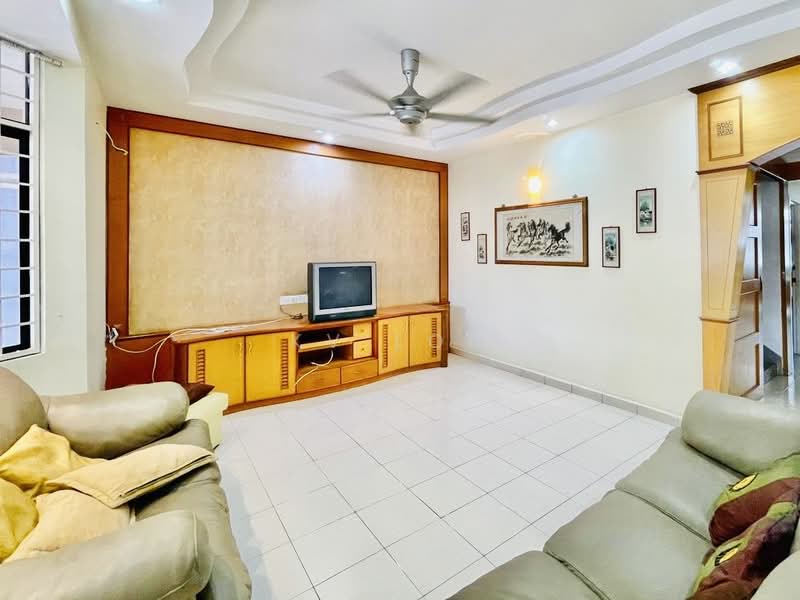 2-storey Terraced House for Sale in Sungai Ara (Penang) - KV LOO - Living Room - PropertyGuru.com.my