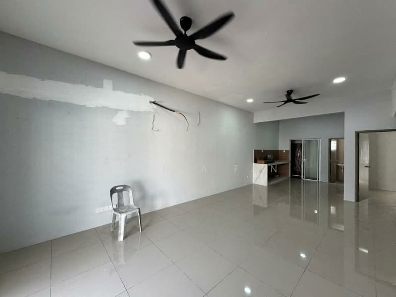 Terraced House for Rent in Kampung Selangor Dredging (Dengkil) - Joshua Fan - Living Room - PropertyGuru.com.my