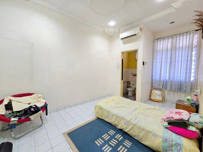 1-storey Terraced House for Sale in Taman Megah Ria (Masai) - SY Ngo - Bedroom - PropertyGuru.com.my