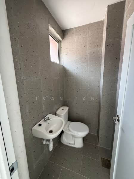 Shop for Rent in Taman Desa (Kuala Lumpur) - Ivan Tan - Bathroom - PropertyGuru.com.my