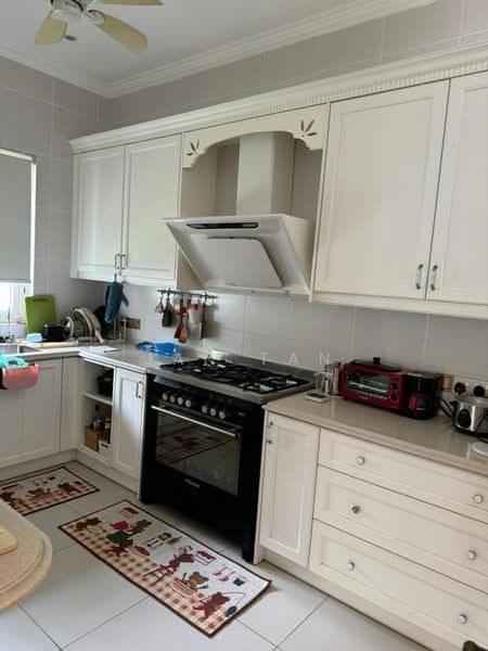 Minden Heights 3 Storey Bungalow With Home Lift untuk Untuk Dijual - RM 3,680,000, Mac 2026 - Kitchen - PropertyGuru.com.my
