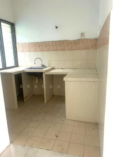 Rumah Teres 2 Tingkat untuk Disewa di Taman Puncak Jalil (Seri Kembangan) - Brandon Yee - Kitchen - PropertyGuru.com.my