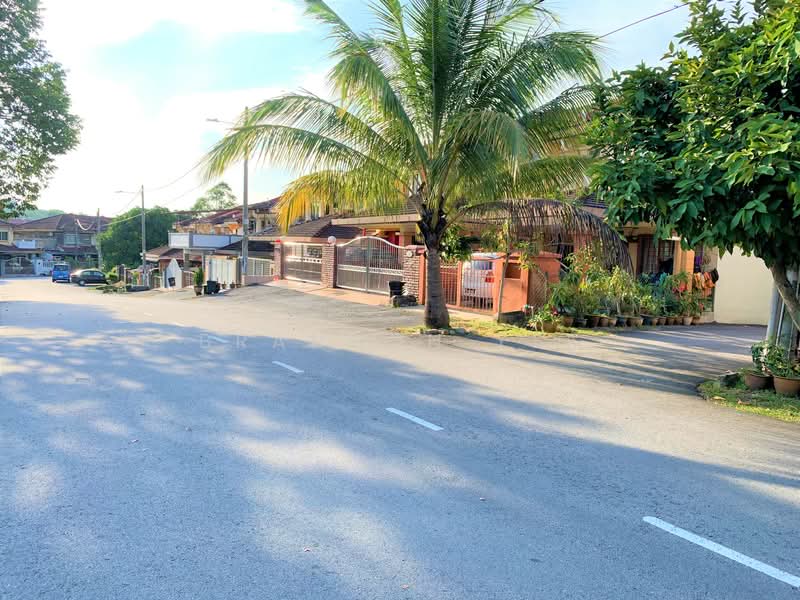 Rumah Teres 2 Tingkat untuk Disewa di Taman Puncak Jalil (Seri Kembangan) - Brandon Yee - Exterior - PropertyGuru.com.my