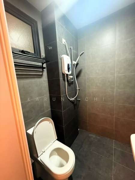 Servis Apartment untuk Dijual di The Amber Residence @ TwentyFive.7 - Karuna Chi - Bathroom - PropertyGuru.com.my