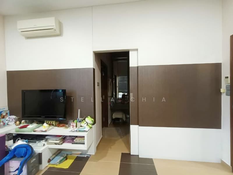 Cluster House for Sale in Johor Bahru (Johor) - Stella Chia - Living Room - PropertyGuru.com.my