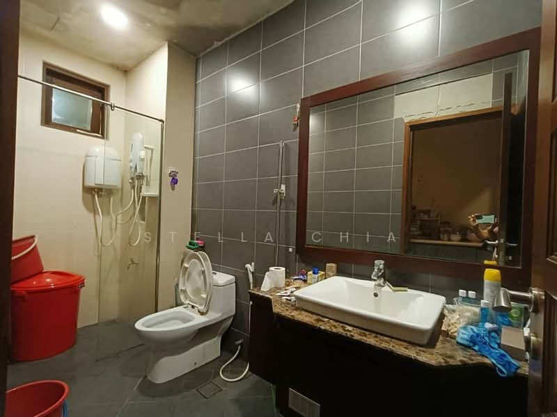 Cluster House for Sale in Johor Bahru (Johor) - Stella Chia - Bathroom - PropertyGuru.com.my