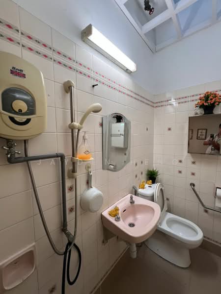 USJ 3 untuk Untuk Dijual - RM 700,000, Mac 2026 - Bathroom - PropertyGuru.com.my