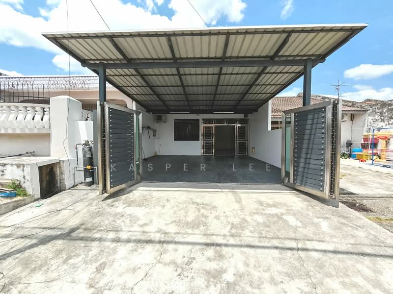 2-storey Terraced House for Sale in Taman Johor Jaya (Johor Bahru) - Kasper Lee - Exterior - PropertyGuru.com.my