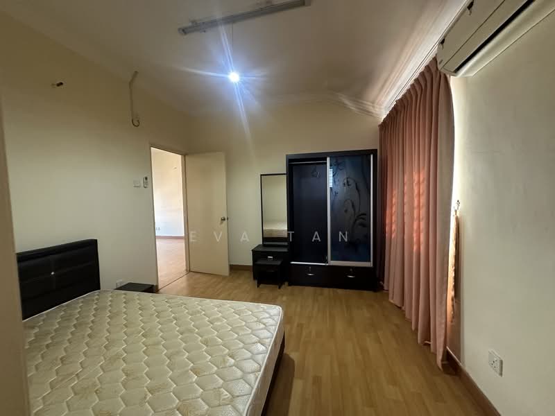Semi-Detached House for Rent in Johor Bahru (Johor) - Eva Tan - Bedroom - PropertyGuru.com.my