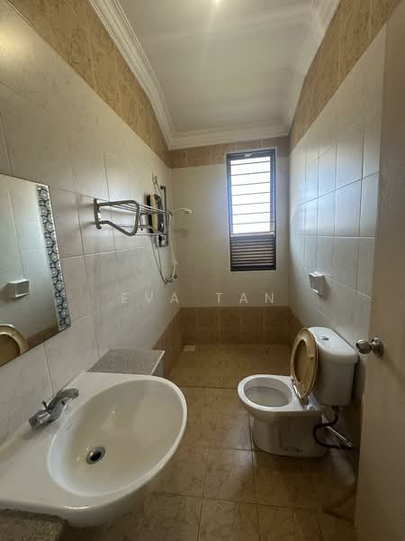 Semi-Detached House for Rent in Johor Bahru (Johor) - Eva Tan - Bathroom - PropertyGuru.com.my
