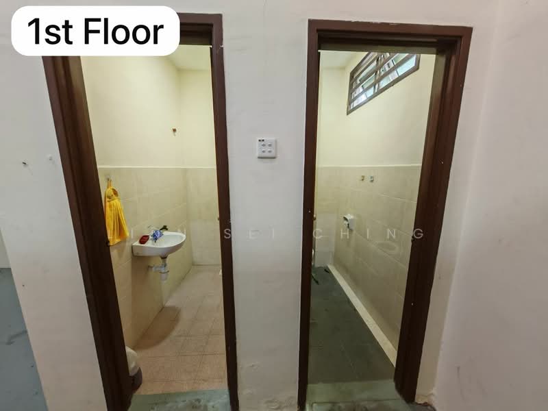 Shop / Office for Rent in Taman Kota Laksamana (Melaka City) - Linn Sei Ching - Bathroom - PropertyGuru.com.my