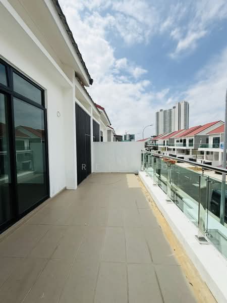 Cluster House for Sale in Taman Mount Austin (Tebrau) - Karen Yeo - Balcony - PropertyGuru.com.my