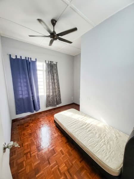 2-storey Terraced House for Sale in Taman Cahaya Bercham (Ipoh) - Gary Tang - Bedroom - PropertyGuru.com.my