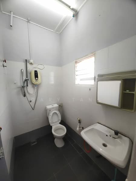 2-storey Terraced House for Sale in Taman Cahaya Bercham (Ipoh) - Gary Tang - Bathroom - PropertyGuru.com.my
