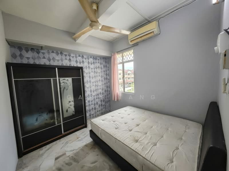 2-storey Terraced House for Sale in Taman Cahaya Bercham (Ipoh) - Gary Tang - Bedroom - PropertyGuru.com.my