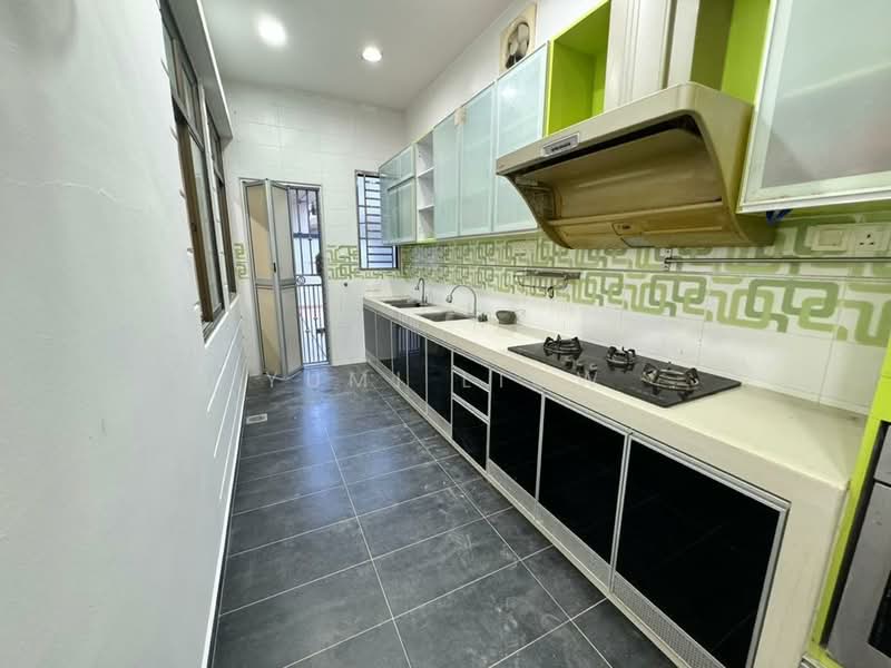 Semi-Detached House for Rent in Johor Bahru (Johor) - Yumi Liow - Kitchen - PropertyGuru.com.my
