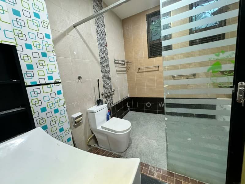 Semi-Detached House for Rent in Johor Bahru (Johor) - Yumi Liow - Bathroom - PropertyGuru.com.my