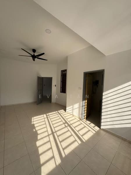 2-storey Terraced House for Rent in Taman Johor Jaya (Johor Bahru) - Eva Tan - Living Room - PropertyGuru.com.my