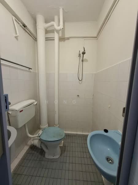 Greenlane Heights Block H untuk Untuk Dijual - RM 200,000, Mac 2026 - Bathroom - PropertyGuru.com.my