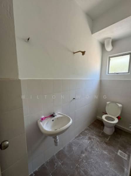 Shop / Office for Rent in Taman Damai Mewah (Kajang) - Wilton Wong - Bathroom - PropertyGuru.com.my