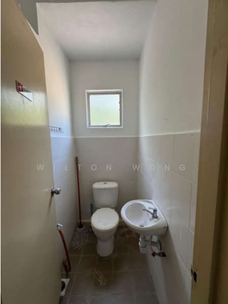 Shop / Office for Rent in Taman Damai Mewah (Kajang) - Wilton Wong - Bathroom - PropertyGuru.com.my