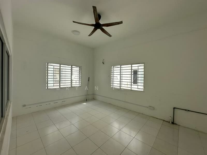 SHOPLOT FIRST FLOOR INTERMEDIATE CORNER LOT AT ONE TERRACE ONE SQUARE 1185 SQFT WITH 1 CARPARK LOT untuk Untuk Disewa - RM 2,500 /bulan, Mac 2026 - Interior - PropertyGuru.com.my