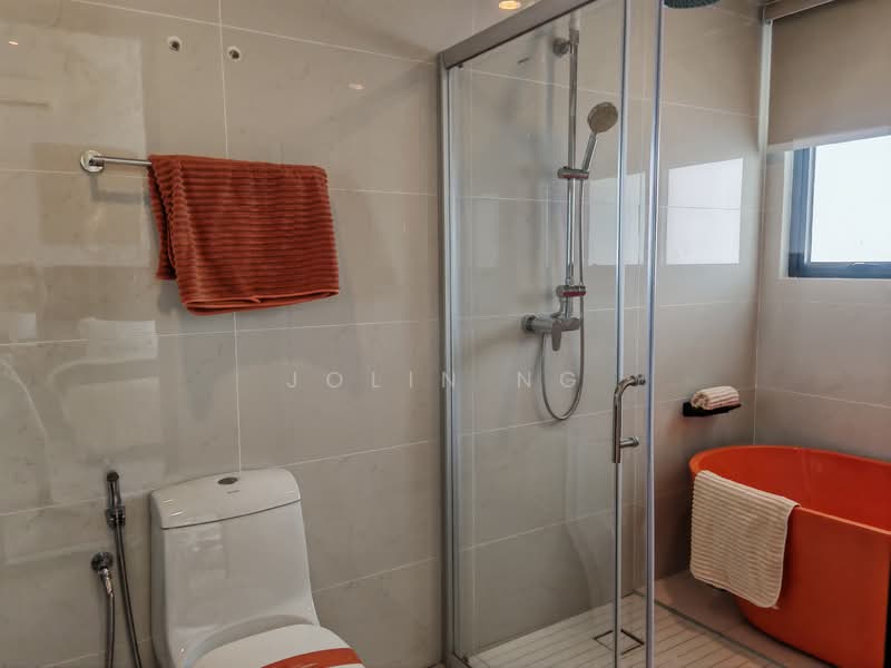 Kondominium untuk Dijual di Kings Bay @ Country Garden Danga Bay - Jolin Ng - Bathroom - PropertyGuru.com.my