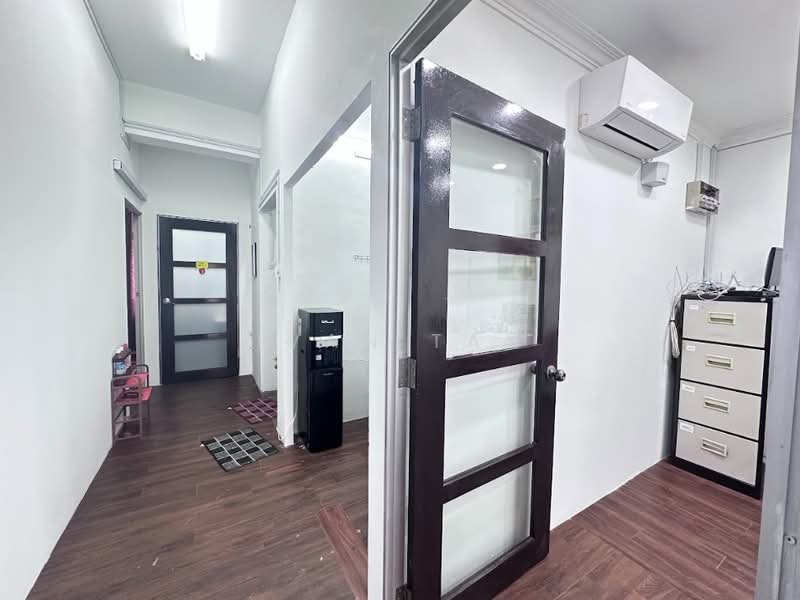 Shop / Office for Sale in Setapak (Kuala Lumpur) - Ivan Tan - Corridor - PropertyGuru.com.my
