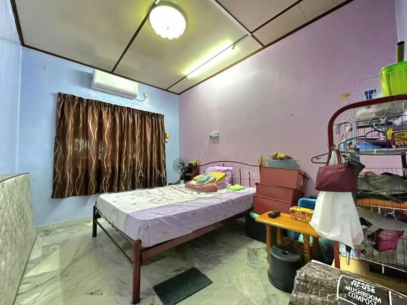 Semi-Detached House for Sale in Taman Bukit Bendera (Mentakab) - Amy Lew - Bedroom - PropertyGuru.com.my