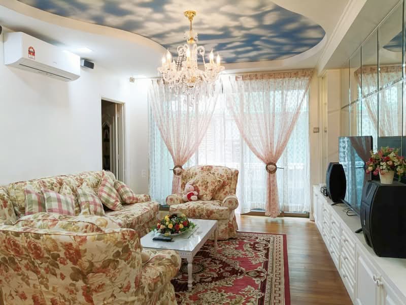 Cluster House for Sale in Johor Bahru (Johor) - Stella Chia - Living Room - PropertyGuru.com.my