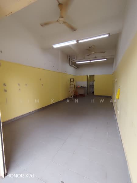 Shop for Rent in Taman United (Jalan Klang Lama (Old Klang Road)) - Lim Kian Hwa - Interior - PropertyGuru.com.my