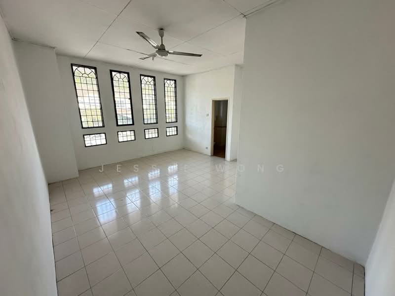 2-storey Terraced House for Sale in Bandar Country Homes (Rawang) - Jessie Wong - Living Room - PropertyGuru.com.my