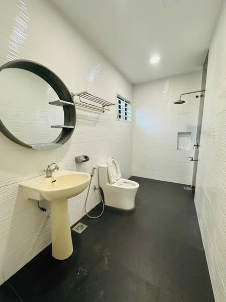 Semi-Detached House for Rent in Johor Bahru (Johor) - JY. KOK - Bathroom - PropertyGuru.com.my