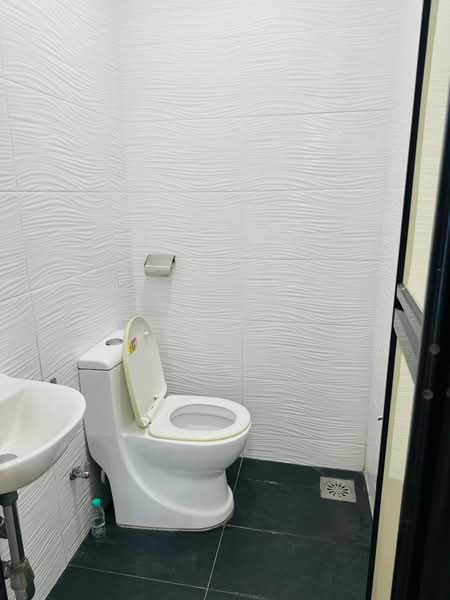 Semi-Detached House for Rent in Johor Bahru (Johor) - JY. KOK - Bathroom - PropertyGuru.com.my