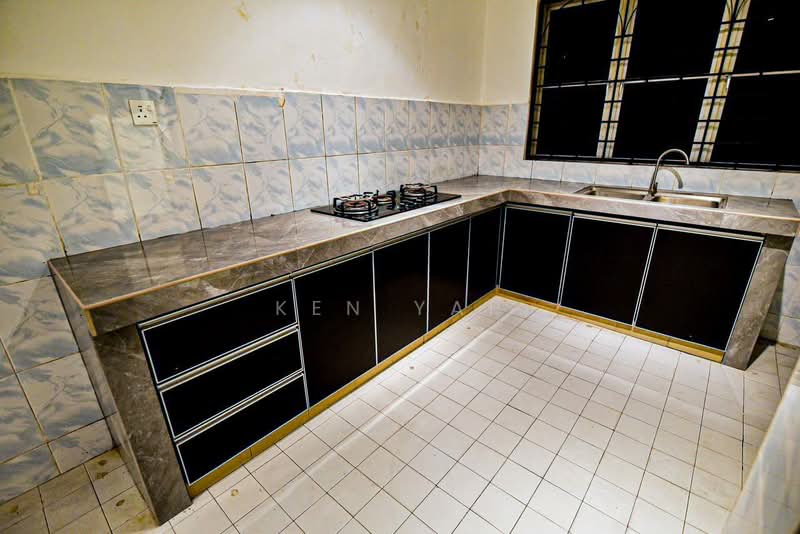 2-storey Terraced House for Sale in Serdang Raya (Seri Kembangan) - Ken Yap - Kitchen - PropertyGuru.com.my