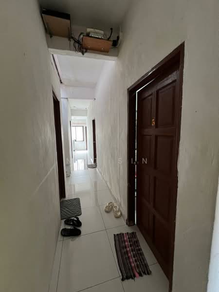 1-storey Terraced House for Sale in Johor Bahru (Johor) - Nat Sin - Corridor - PropertyGuru.com.my
