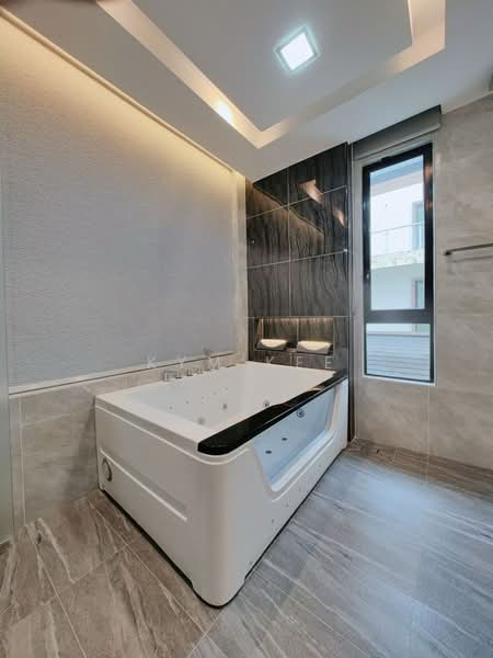 Semi-Detached House for Sale in Johor Bahru (Johor) - Kym Kee - Bathroom - PropertyGuru.com.my