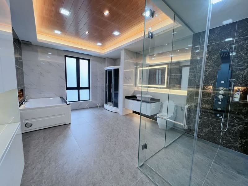 Semi-Detached House for Sale in Johor Bahru (Johor) - Kym Kee - Bathroom - PropertyGuru.com.my