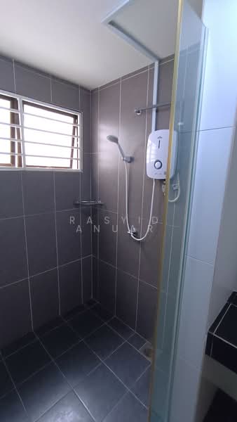 2-storey Terraced House for Rent in Sepang (Selangor) - Rasyid Anuar - Bathroom - PropertyGuru.com.my
