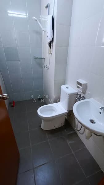 2-storey Terraced House for Rent in Sepang (Selangor) - Rasyid Anuar - Bathroom - PropertyGuru.com.my