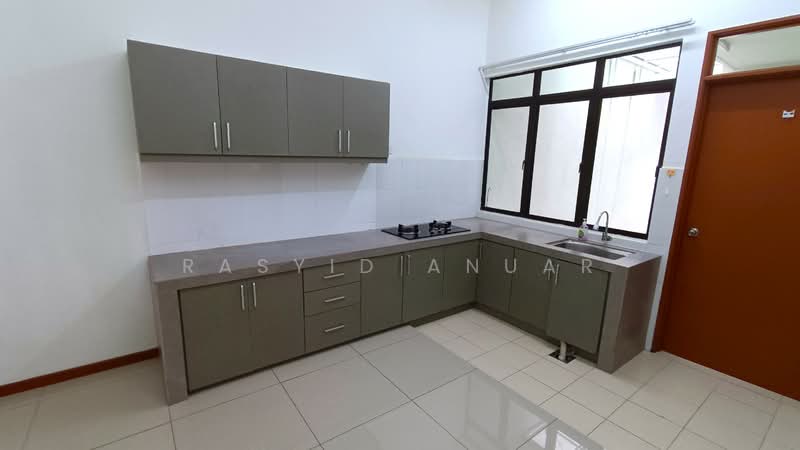 2-storey Terraced House for Rent in Sepang (Selangor) - Rasyid Anuar - Kitchen - PropertyGuru.com.my