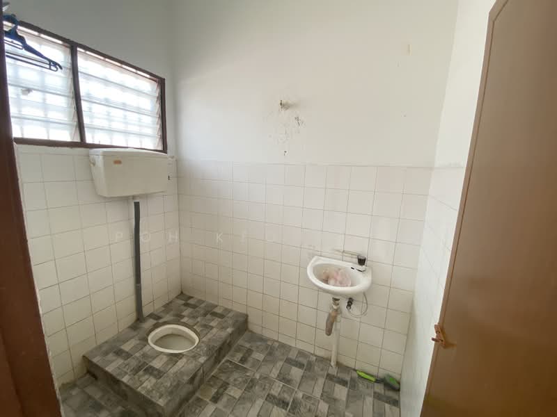 Rumah Teres 1 Tingkat untuk Dijual di Kapar (Selangor) - Poh Keong Lim - Bathroom - PropertyGuru.com.my