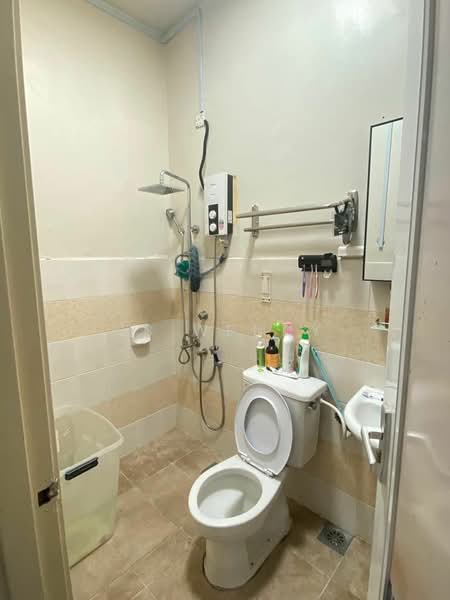 1.5-storey Terraced House for Sale in Taman Pelangi Indah (Ulu Tiram) - JB Wendy - Bathroom - PropertyGuru.com.my