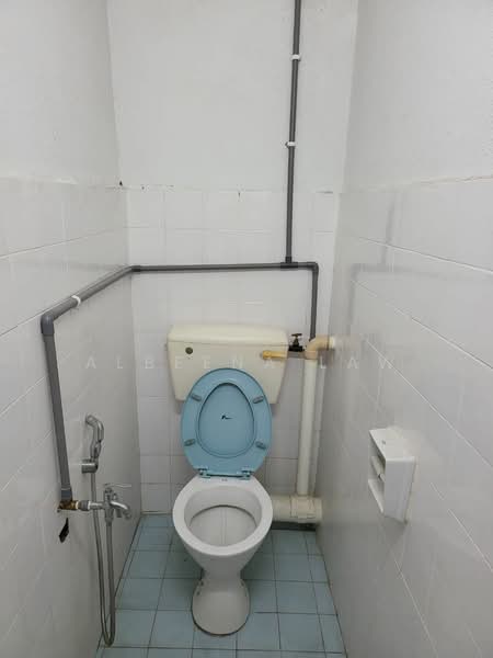 Factory for Sale in Taman Permatang Tinggi (Bukit Mertajam) - Albeena Law - Bathroom - PropertyGuru.com.my