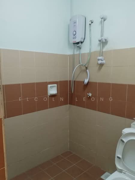 Evergreen Park Acorn & Hazel untuk Untuk Dijual - RM 340,000, Mac 2026 - Bathroom - PropertyGuru.com.my