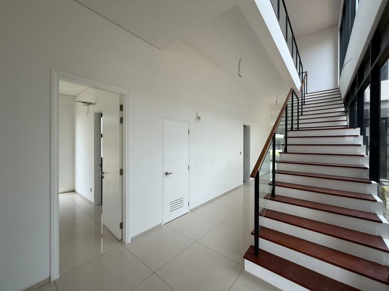 Bungalow for Rent in Bandar Gamuda Cove (Dengkil) - SY Lee - Corridor - PropertyGuru.com.my