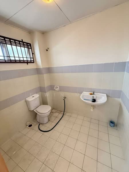 2-storey Terraced House for Sale in Kota Emerald (Rawang) - Elwin Mah - Bathroom - PropertyGuru.com.my