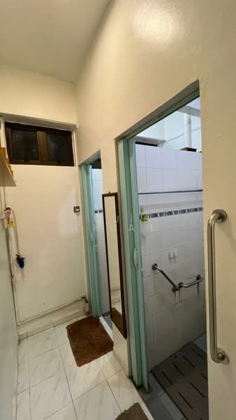 Taman Terubong Jaya untuk Untuk Dijual - RM 220,000, Mac 2026 - Bathroom - PropertyGuru.com.my