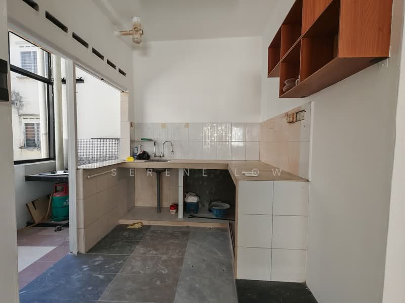 Flat for Sale at Taman Pulai Utama - Serene Low - Kitchen - PropertyGuru.com.my
